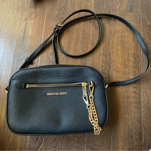 Michael Kors Jet Set Black Saffiano Leather Crossbody Bag Gold Chain✨Like New✨ - Picture 8 of 9